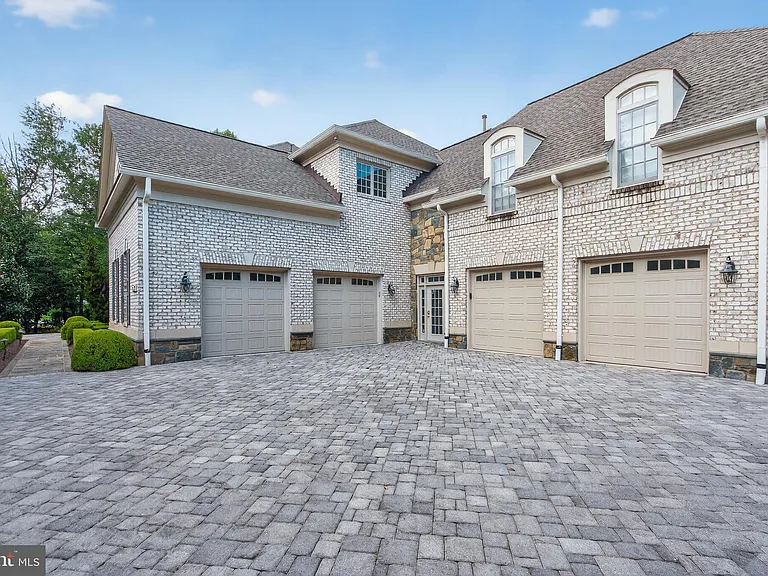 9864 Walker Glen Ct — Photo 18