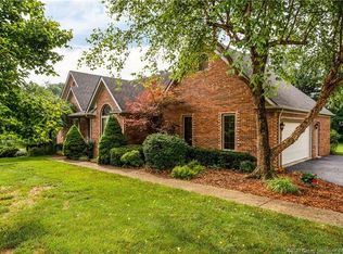 4009 Woodstone Dr, Floyds Knobs, IN 47119