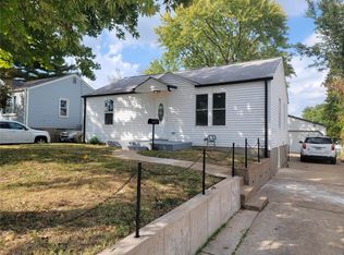 9717 Echo Ln, Saint Louis, MO 63114