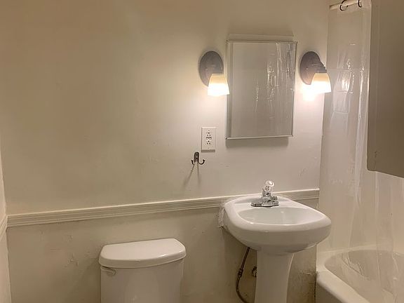 3rd image of 745 E Market St APT 1