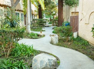 17135 Roscoe Blvd Unit 7, Northridge, CA 91325