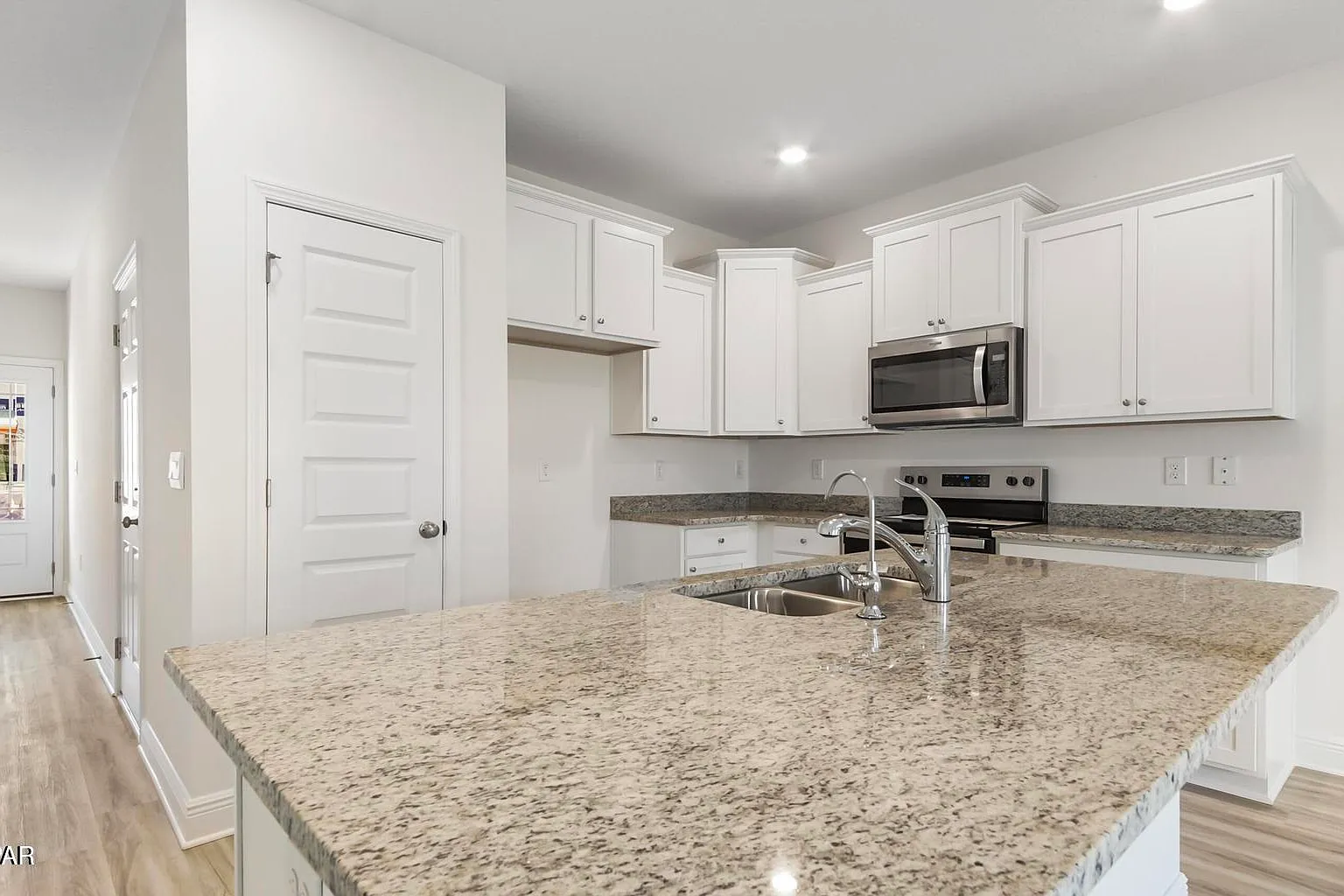 3 bed, 2.5 bath, 1459 sqft, $2,265 — Photo 3