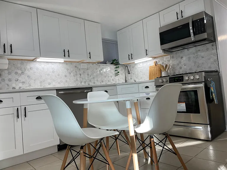 9137 Lawler Ave #BASEMENT — Photo 4