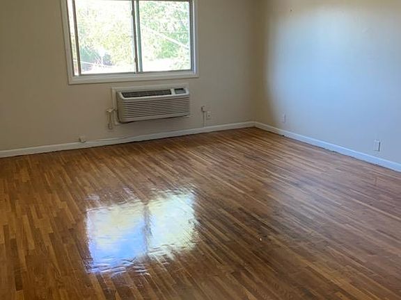 3rd image of 3205 Masonwood Dr