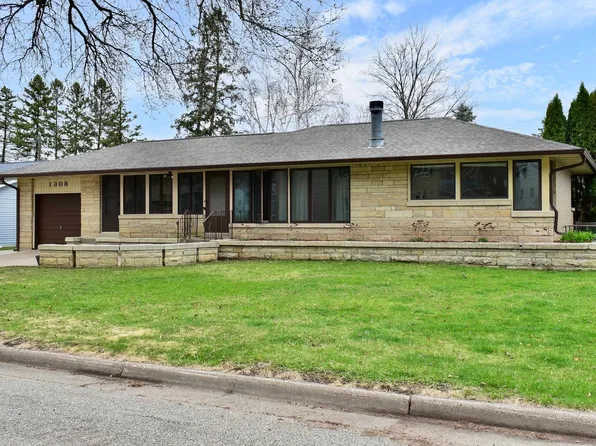 1308 Parkview Ave, Winona, MN 55987