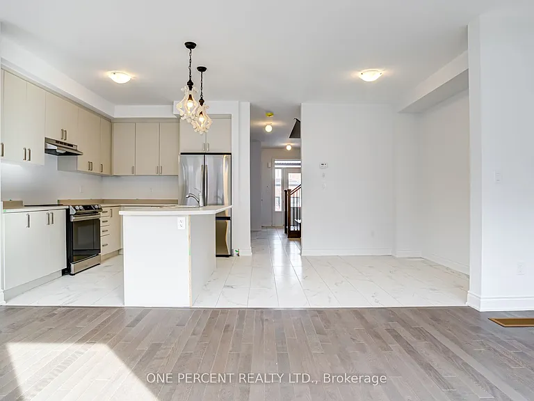 24 Autumn Dr — Photo 5