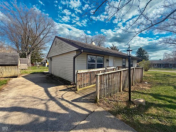 2nd image of 1902 Edgemont Way