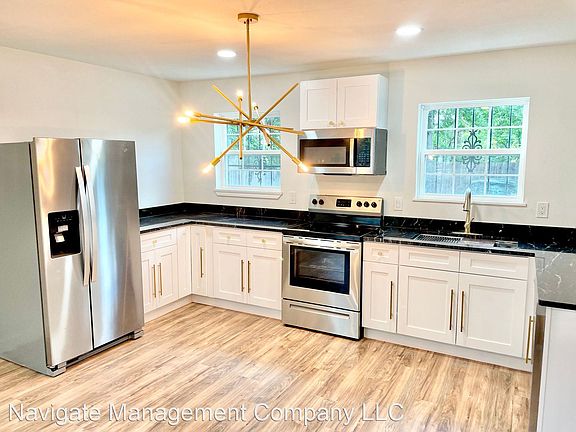 4th image of 4811 Live Oak St #103