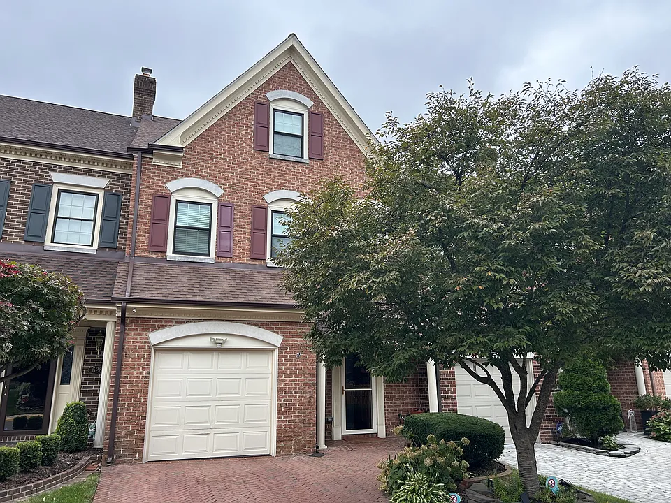 6281 Chaucer View Cir