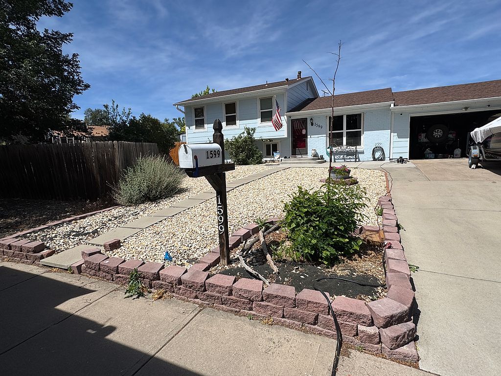 1599 S Salida Way - Property Image