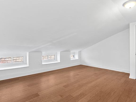 4th image of 440A Hancock St #2