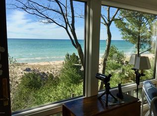 6215 Ridge Rd, Pentwater, MI 49449