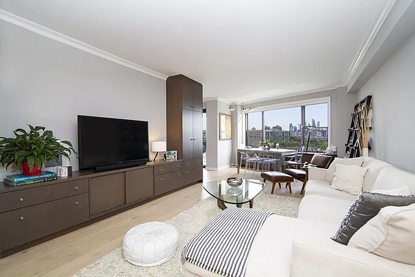 Sold by Andrew J. Markowitz Real Estate, LLC  | media 15