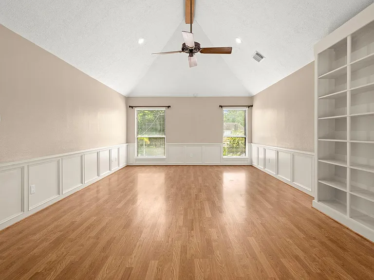 17627 Macrantha Dr — Photo 24