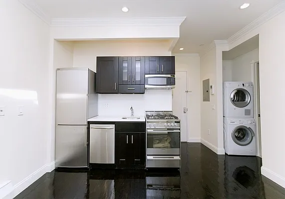 Rented by Jonis Realty | media 16