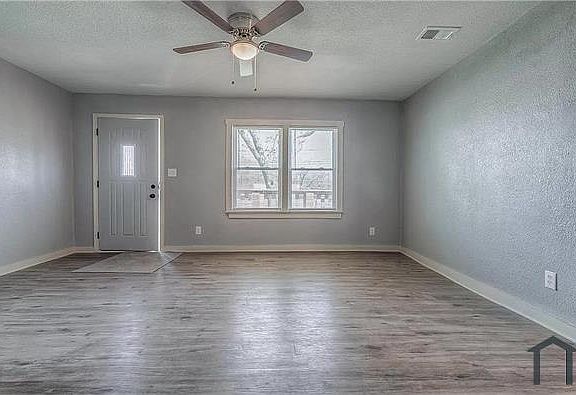 3rd image of 7916 Prospect Ave