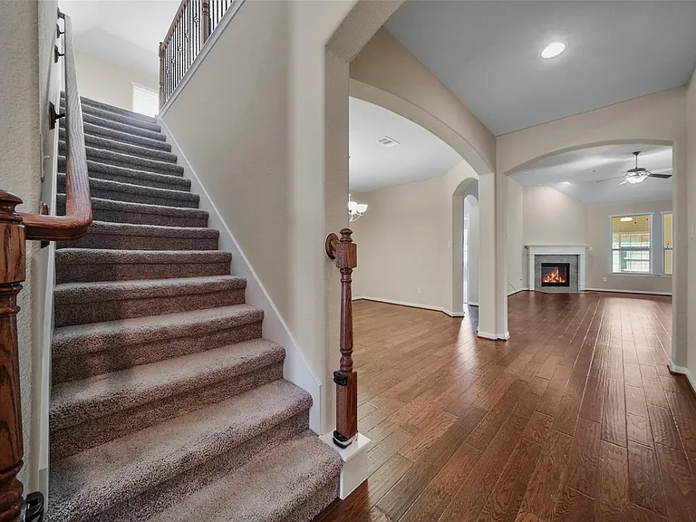25208 Forest Ledge Dr — Photo 18