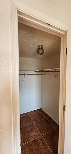 2810 Castle Hill Cir Photo 1