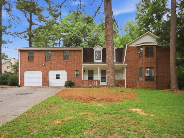2498 Robin Hood Dr, Ellenwood, GA 30294