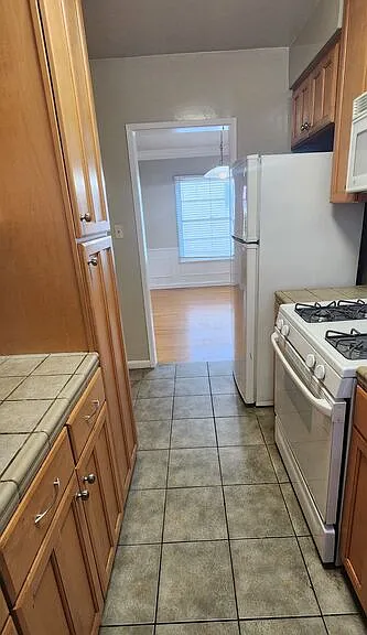 1338 S Dunsmuir Ave — Photo 19