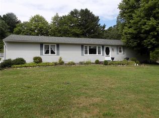 37 Reno Rd, Hermitage, PA 16148