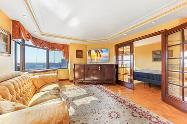 Sold by Daniel Saat, LREB