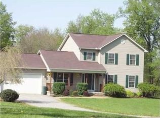 221 Sunnyside Rd, New Castle, PA 16102