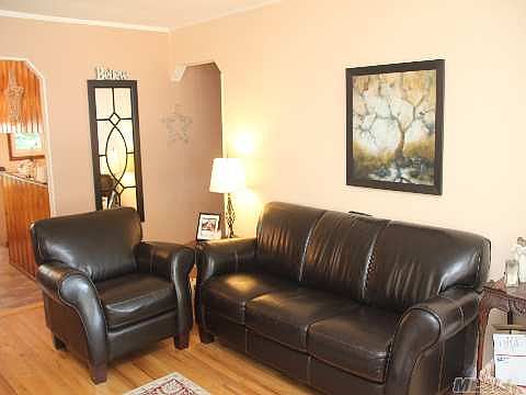 3rd image of 13 Dollard Dr