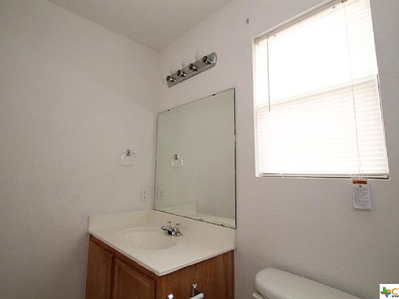 5th image of 4204 Rainlily St