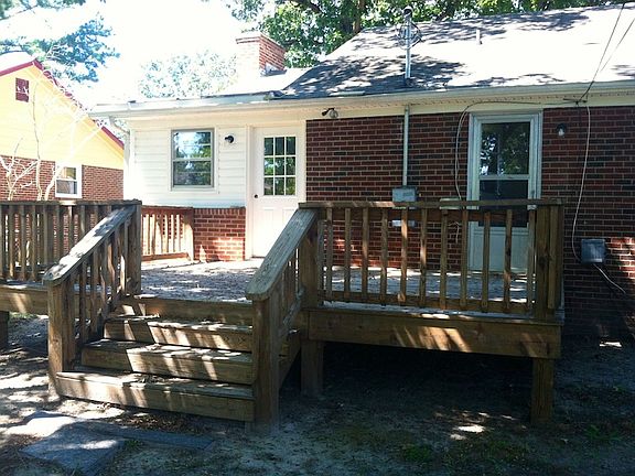 2nd image of 2919 Lauradale Ln