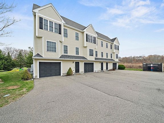 2nd image of 17 Messenger St Unit 2