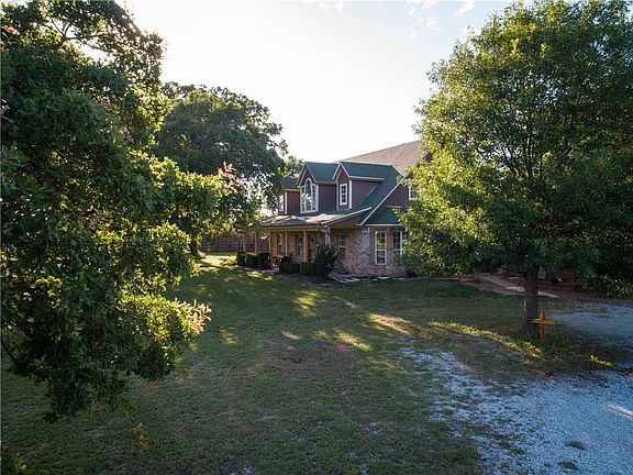 4th image of 452 County Road 3340