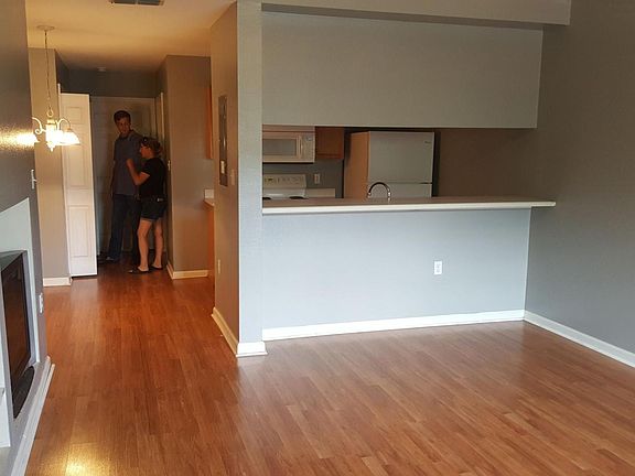 3rd image of 2738 W Tharpe St APT 1402