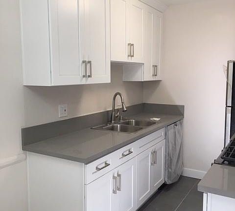 2nd image of 838 Lincoln Blvd