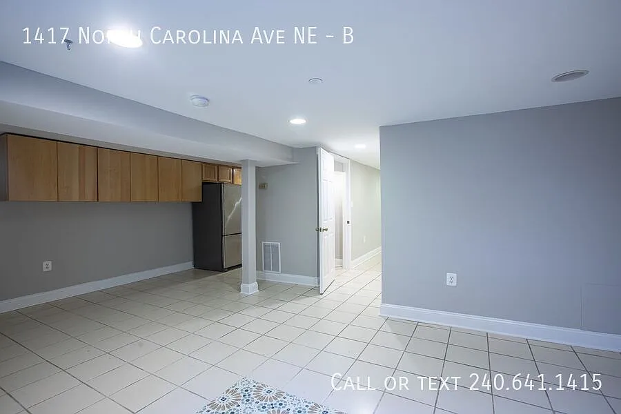 Spacious Studio Apartment in Capitol Hill! — Photo 4