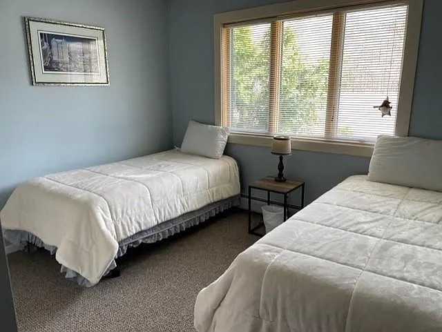 1B N Peak Vlg — Photo 10