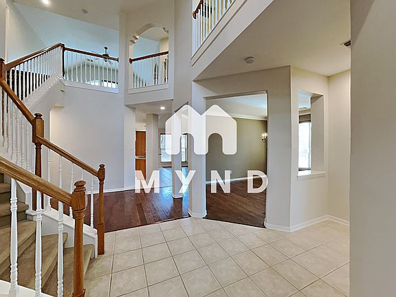 3rd image of 408 Water Oak Dr