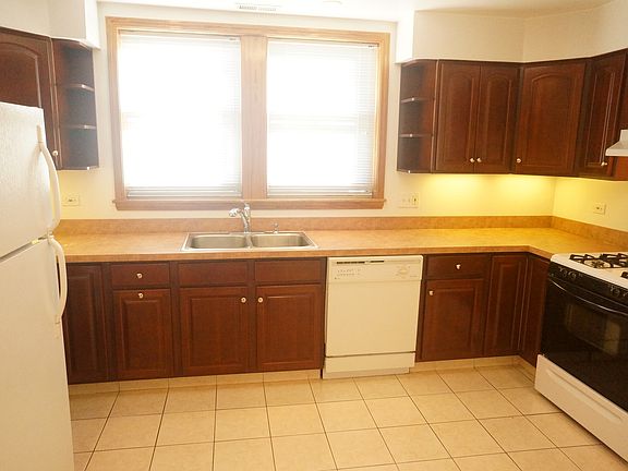 4th image of 2915 N Southport Ave APT 2F