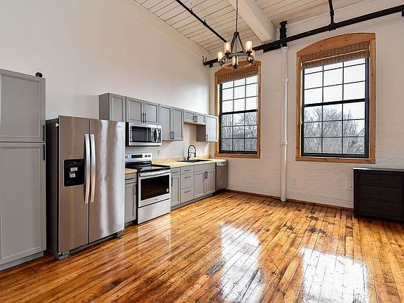 3rd image of 1117 Douglas Ave #507