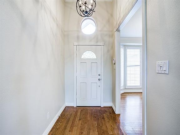 3rd image of 4112 Fairlakes Ct