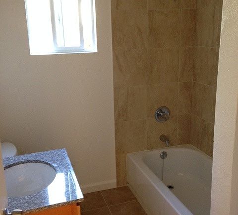 2nd image of 2526 Annapolis St