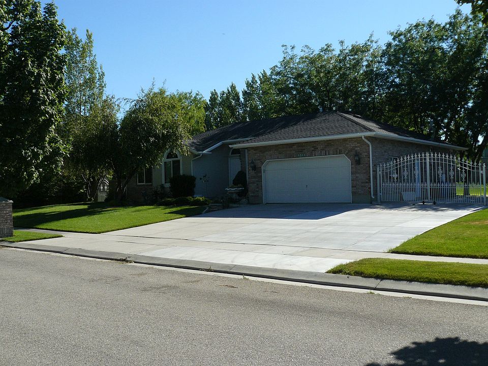 1st image of 9566 S Bright Meadow Cir
