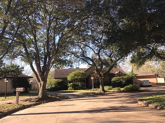2nd image of 21615 Park Wind Ct