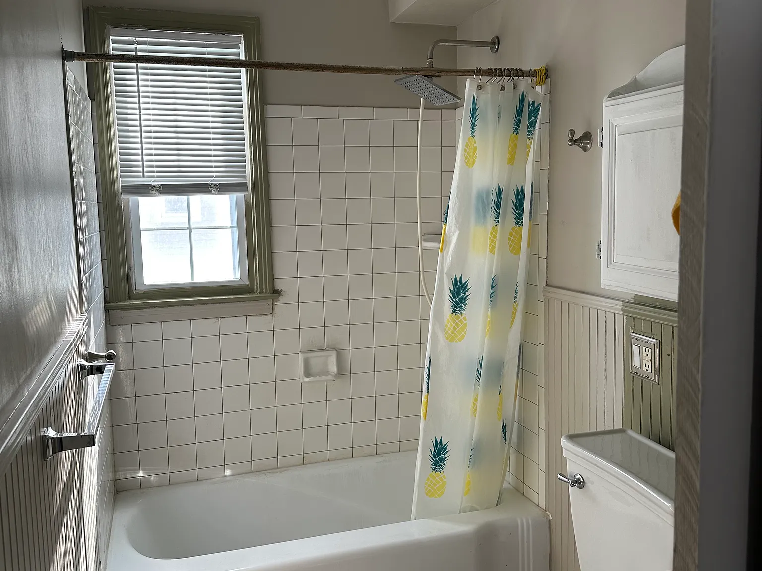 3 bed, 1.5 bath, 1302 sqft, $2,100 — Photo 4
