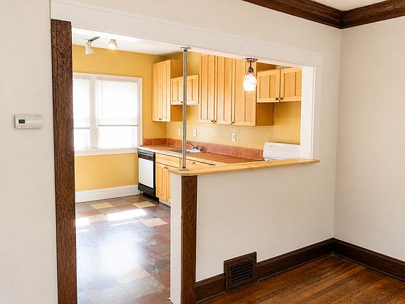 4th image of 3127 Meadowbrook Blvd #2
