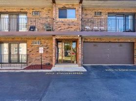 9812 S Nottingham Ave, Chicago Ridge, IL