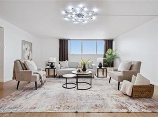 93 Westwood Rd #607, Guelph, ON N1H 7J7