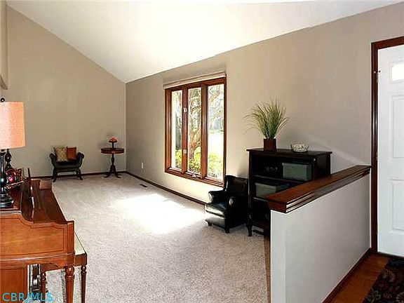 4th image of 1090 Melinda Dr