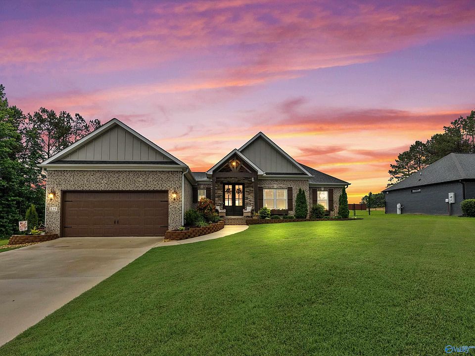 1st image of 125 Shady Oak Ln