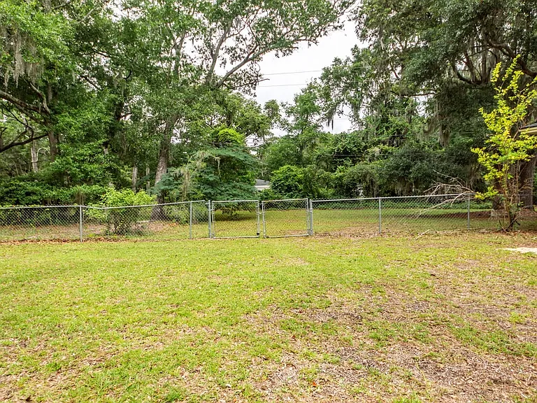 777 Bonham Dr — Photo 61